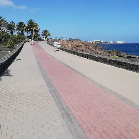 Giovanni 09 Playa Roca Costa Teguise