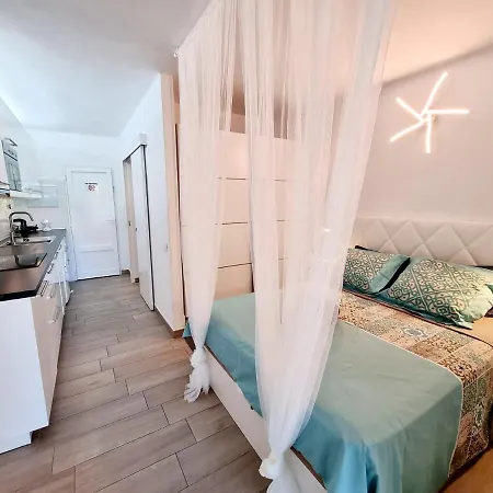 Giovanni 09 Playa Roca Lejlighed